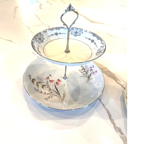 Two Tier Vintage China‎ Cupcake Stand - Picture 1 of 3